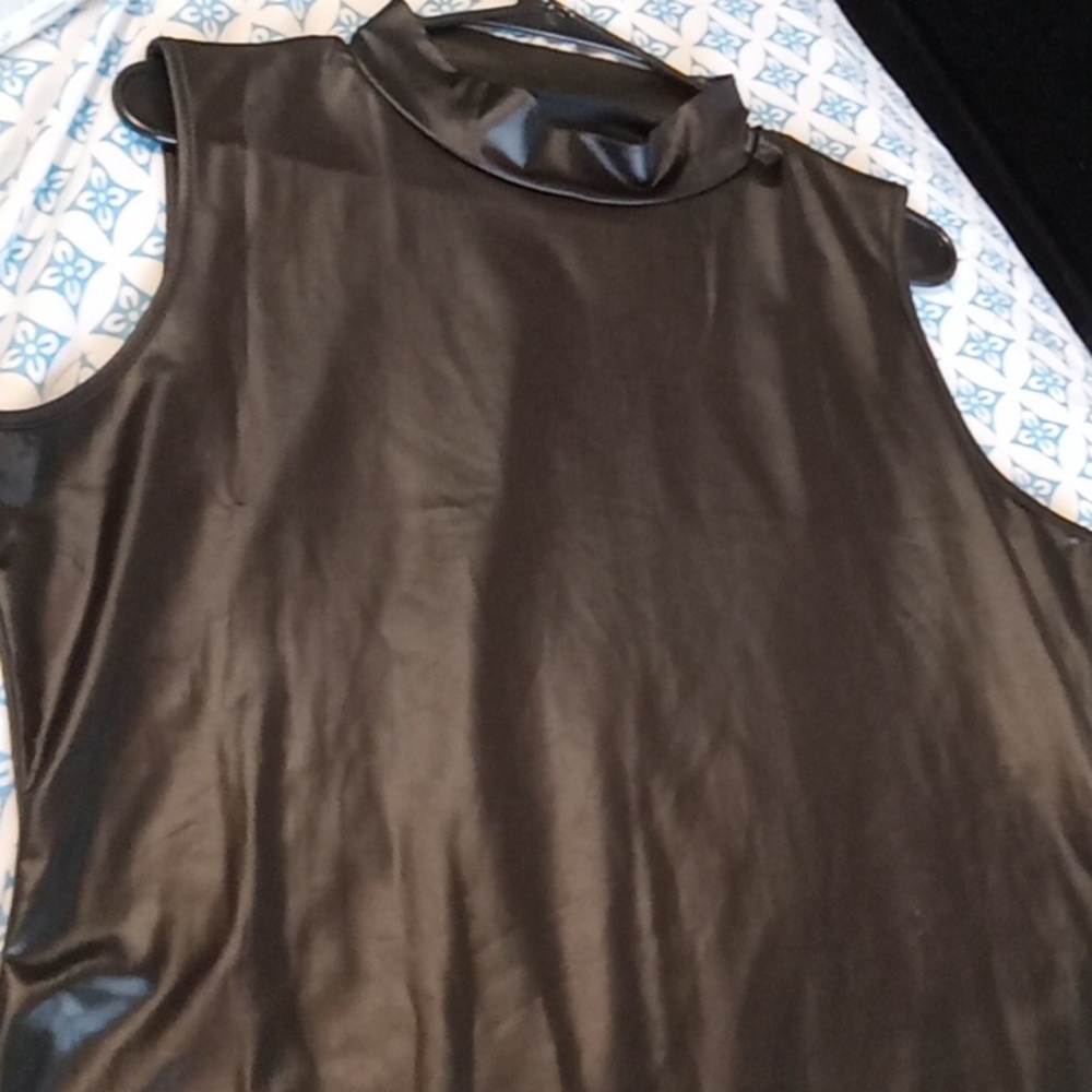 Sleeveless bodycon dress
